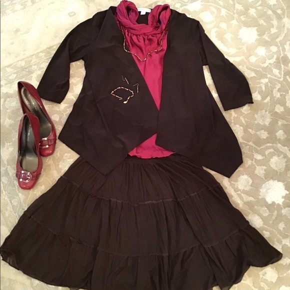 Dark Red Silk Sleeveless Blouse with cute details - Picture 4 of 5